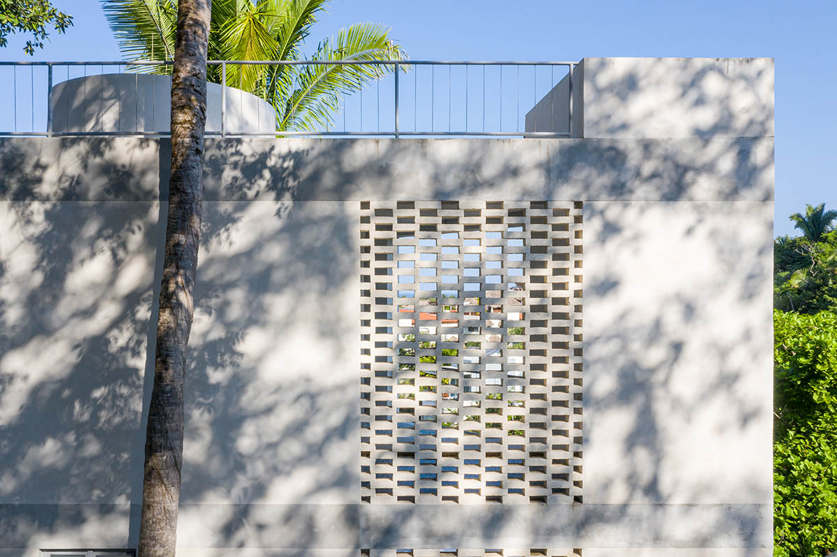 Palma designs a pair of hybrid apartments with creamy tones and light blue additions in Mexico 