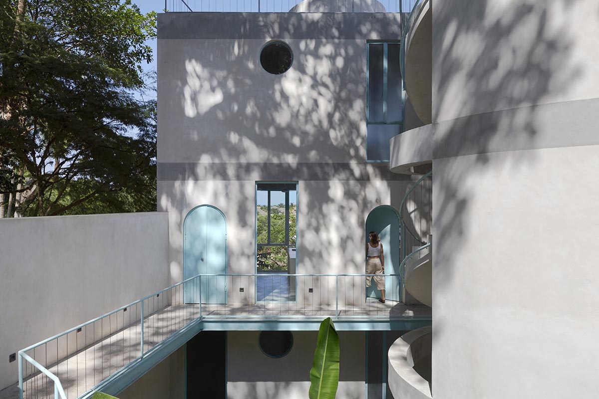 Palma designs a pair of hybrid apartments with creamy tones and light blue additions in Mexico 