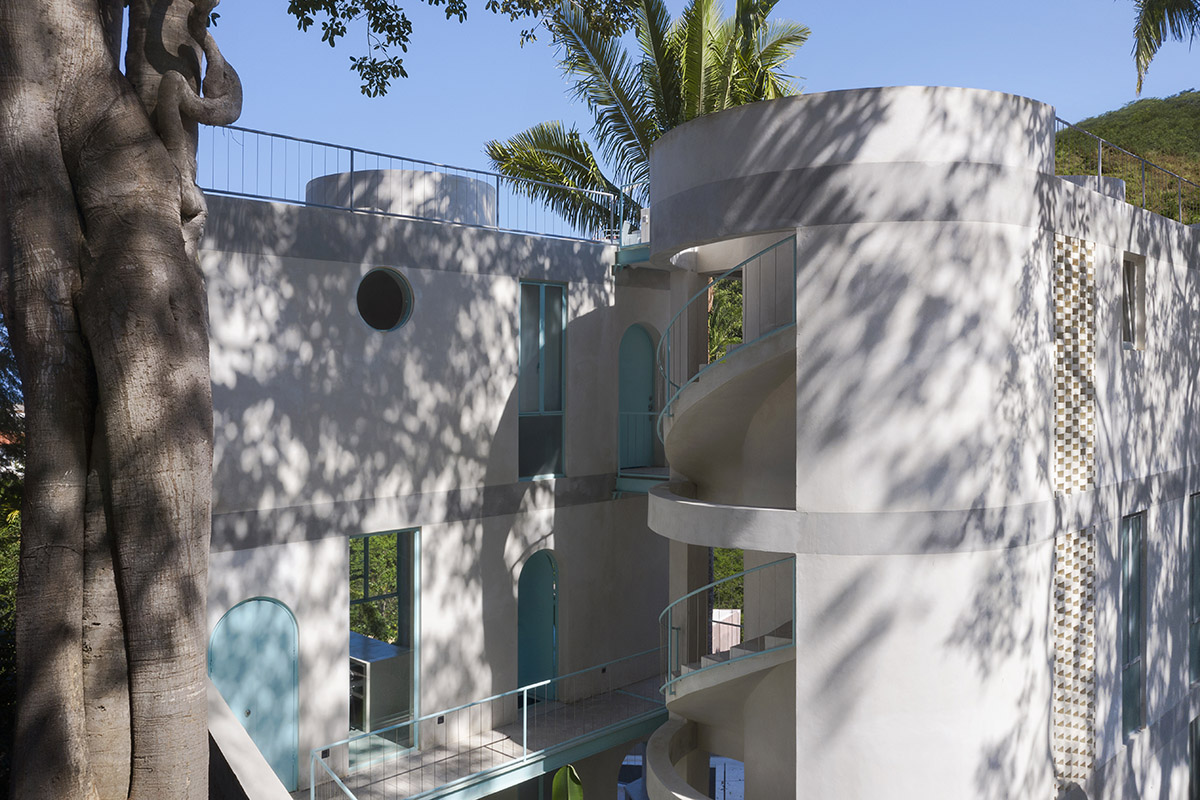 Palma designs a pair of hybrid apartments with creamy tones and light blue additions in Mexico 