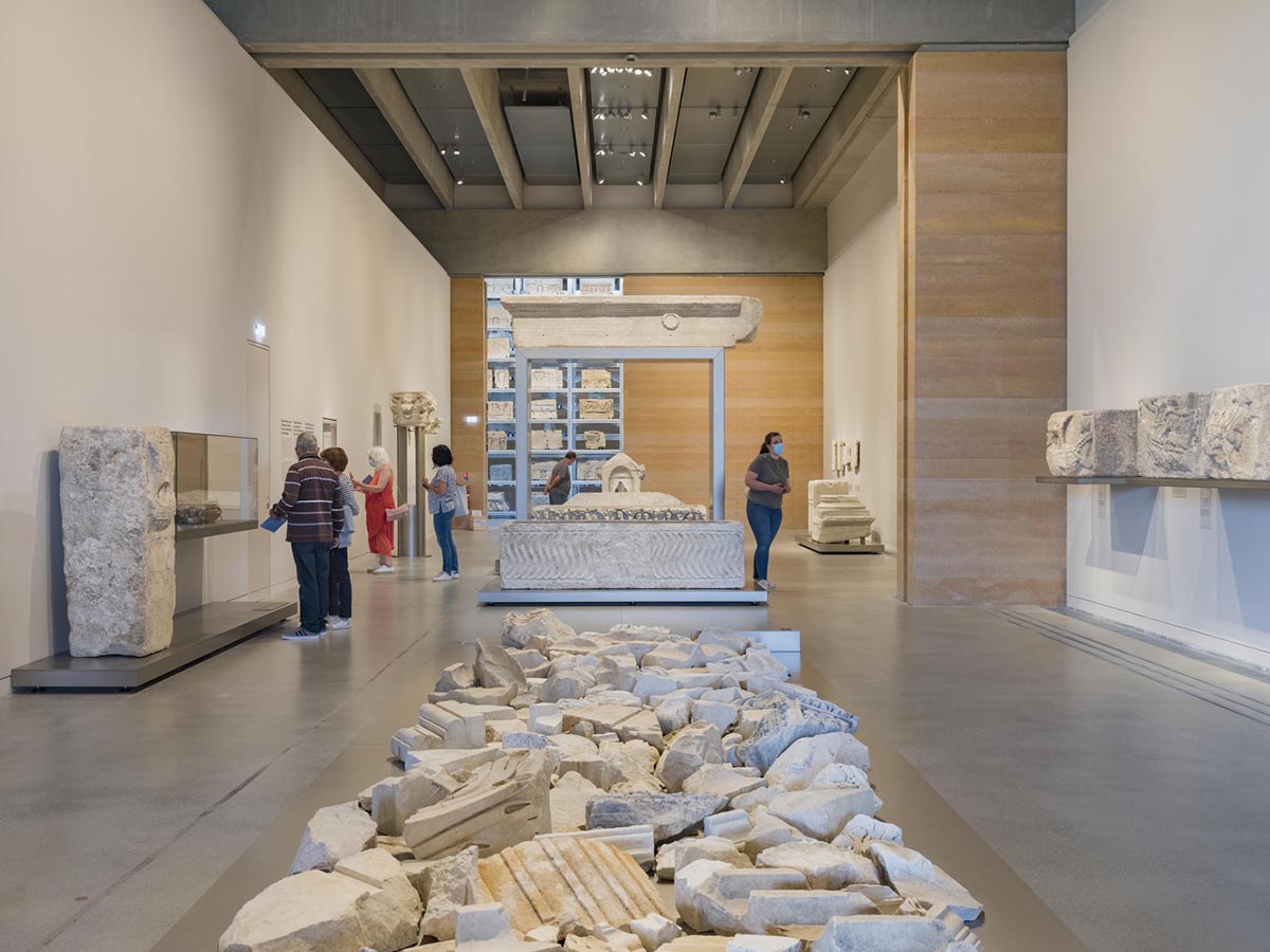 Foster + Partners completes Narbo Via Museum of Roman antiquities in France