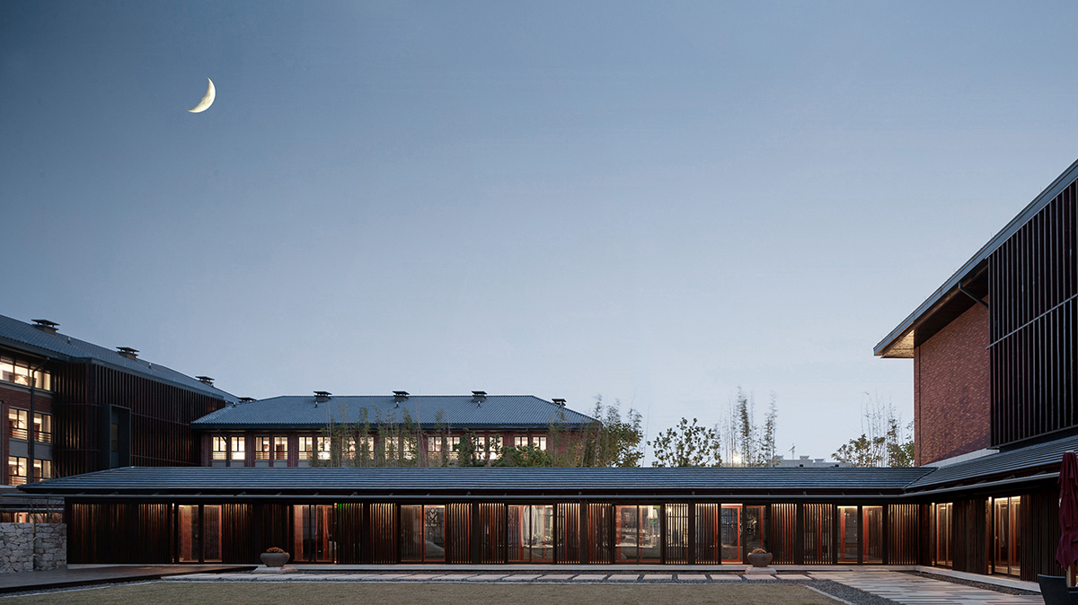 UAD Applied Dramatic Subtle Interpretation of Courtyards for A Campus in Zhejiang