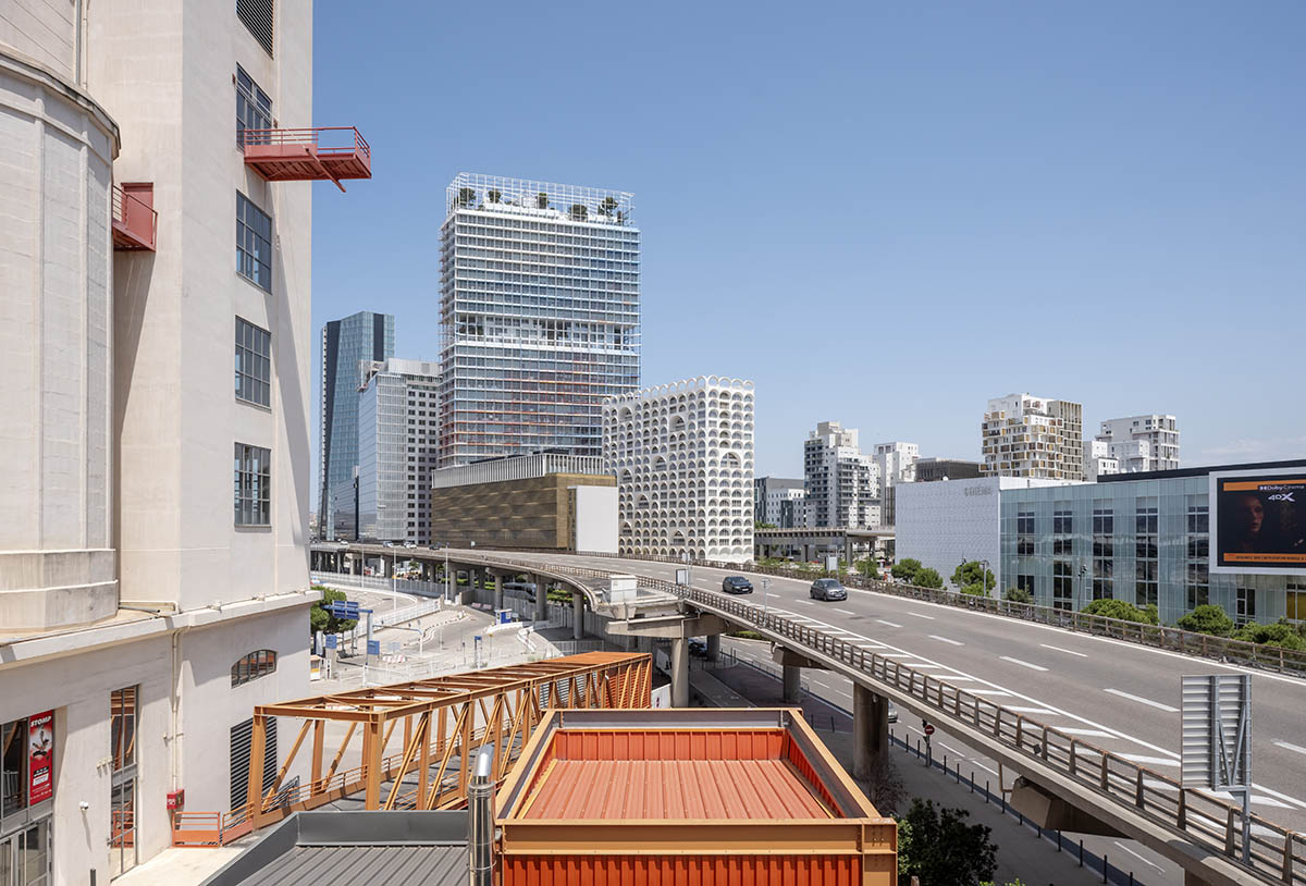 PietriArchitectes wraps residential tower with white concrete vaults referencing to the Mediterranean