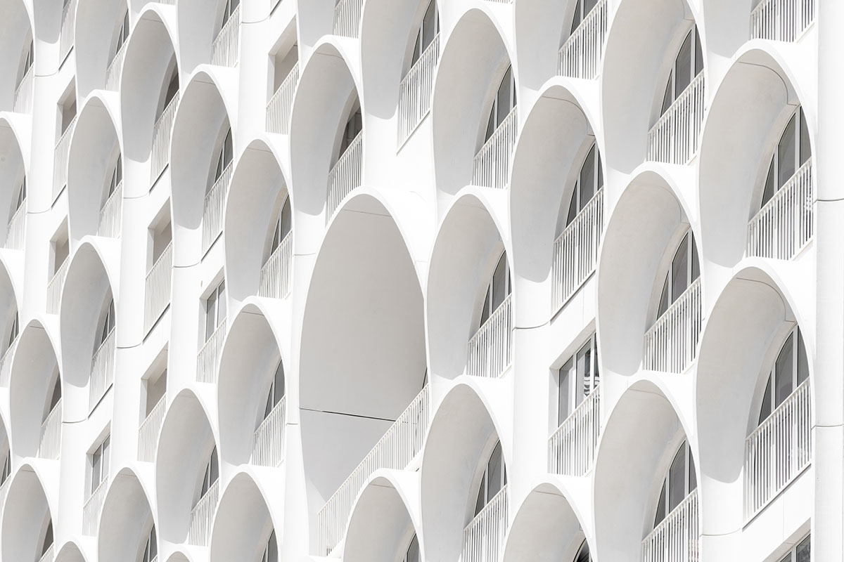 PietriArchitectes wraps residential tower with white concrete vaults referencing to the Mediterranean
