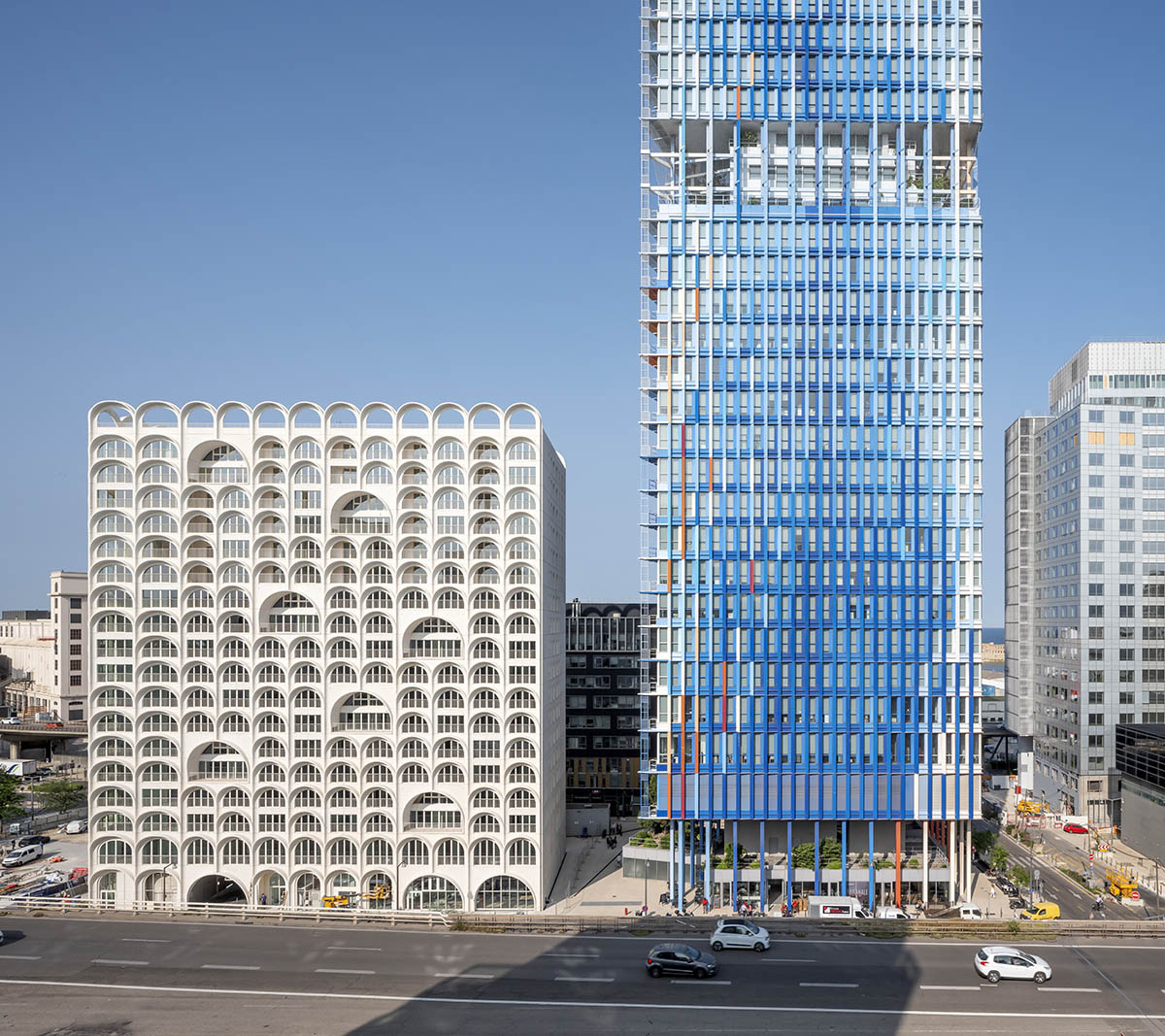 PietriArchitectes wraps residential tower with white concrete vaults referencing to the Mediterranean