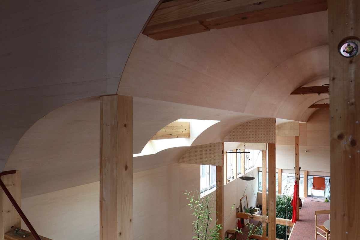 atelierco renovates former house from early Jomon period with curved ceiling in Japan 