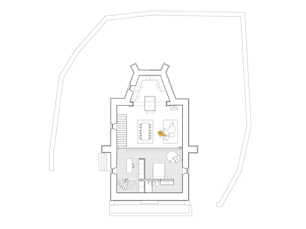 Garmendia Cordero Arquitectos transforms abandoned Renaissance church into a house in Spain