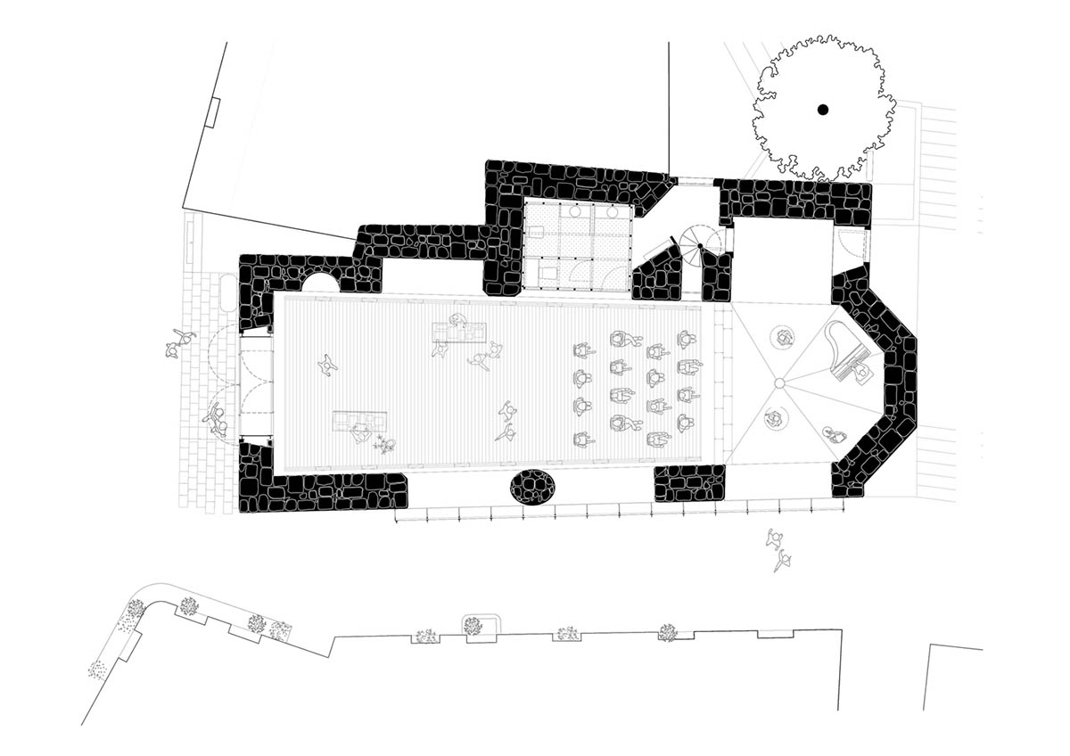 Carles Enrich Studio converts old church into performing arts centre in Spain