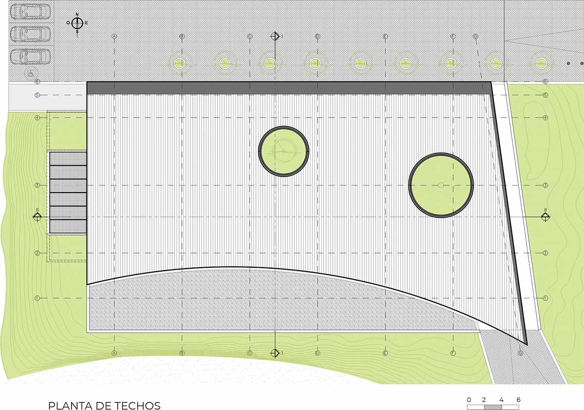 The morgue is designed with a horizontal line that aligns with the large flat roof in Argentina
