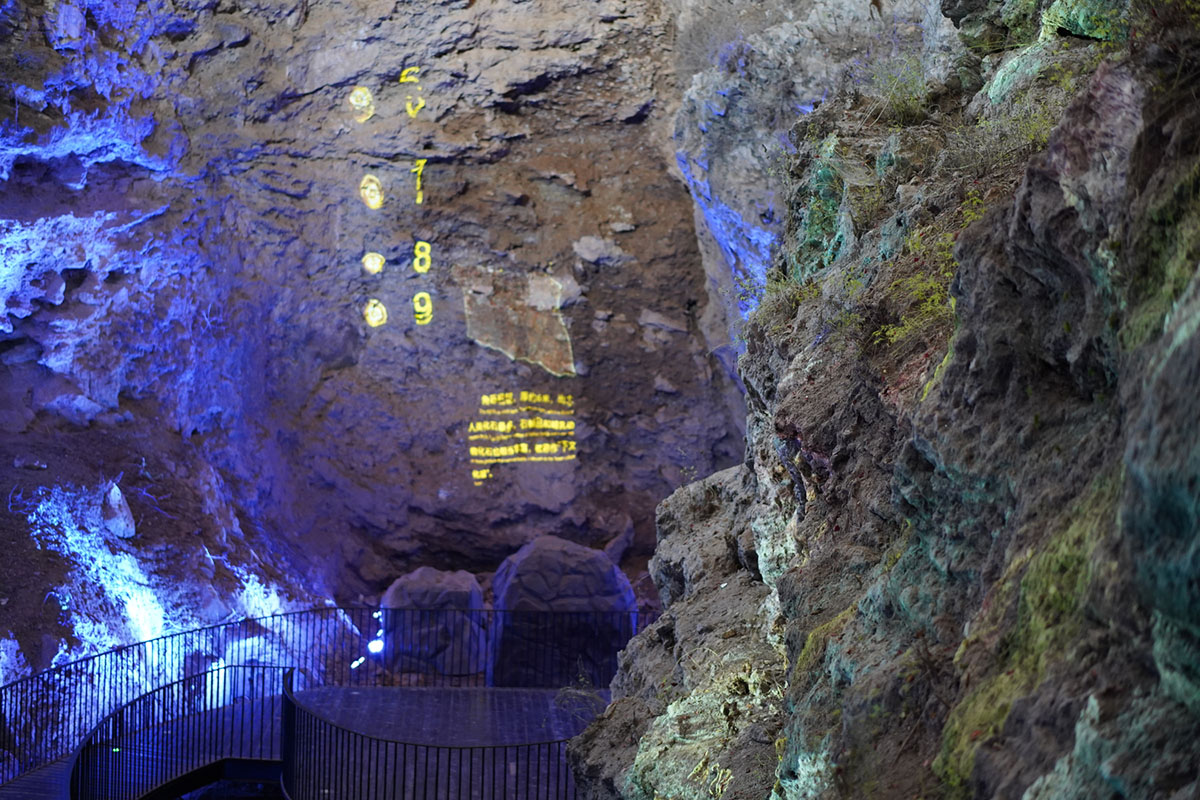THAD's undulating prefabricated shell protects archaeological site of Peking Man cave in China
