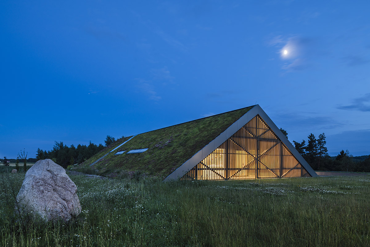 Private house by Mobius Architekci pretends to be erected from the landscape in Poland