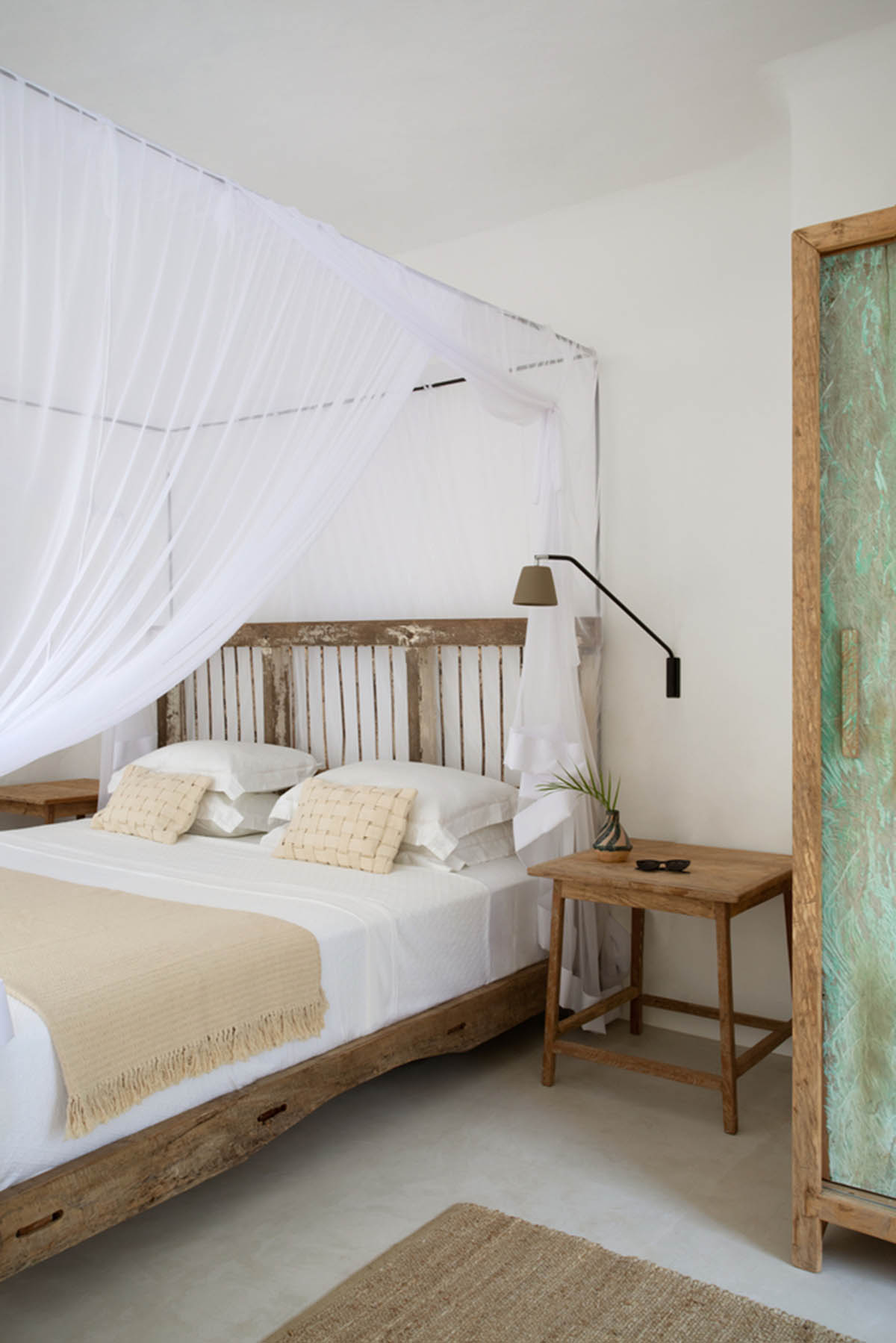 Trancoso House by Est&uacute;dio OR+K and TODOS Arquitetura features rustic details in Trancoso, Brazil