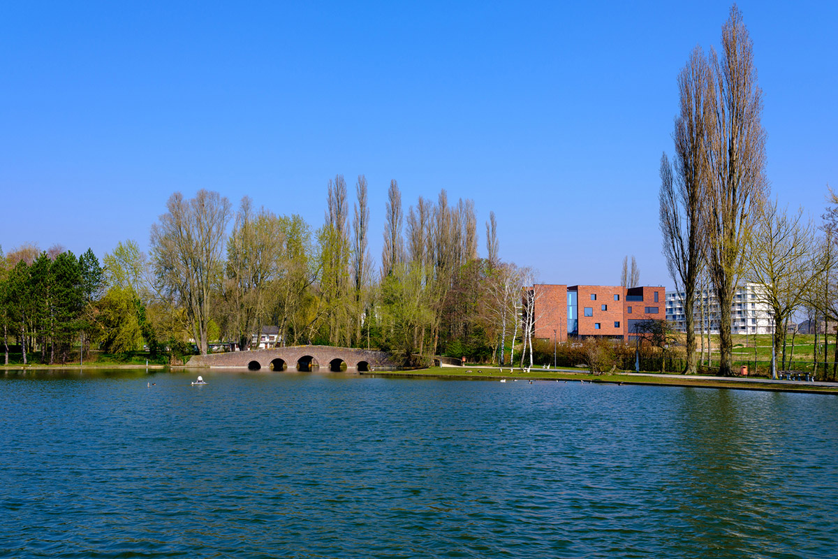 AST 77 Architecten built this private house with 