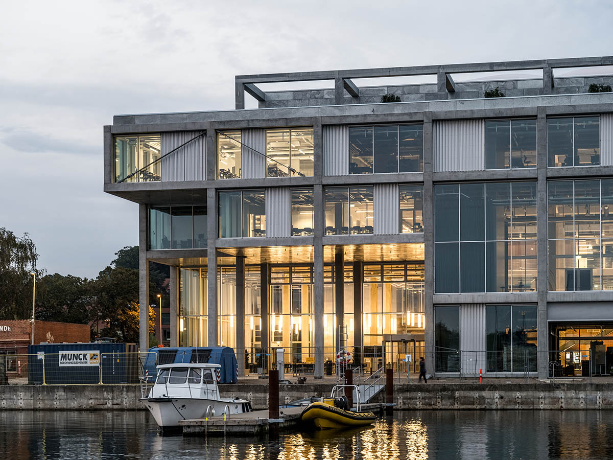 EFFEKT and C.F. Møller Architects complete maritime academy in a gridded volume in Denmark 