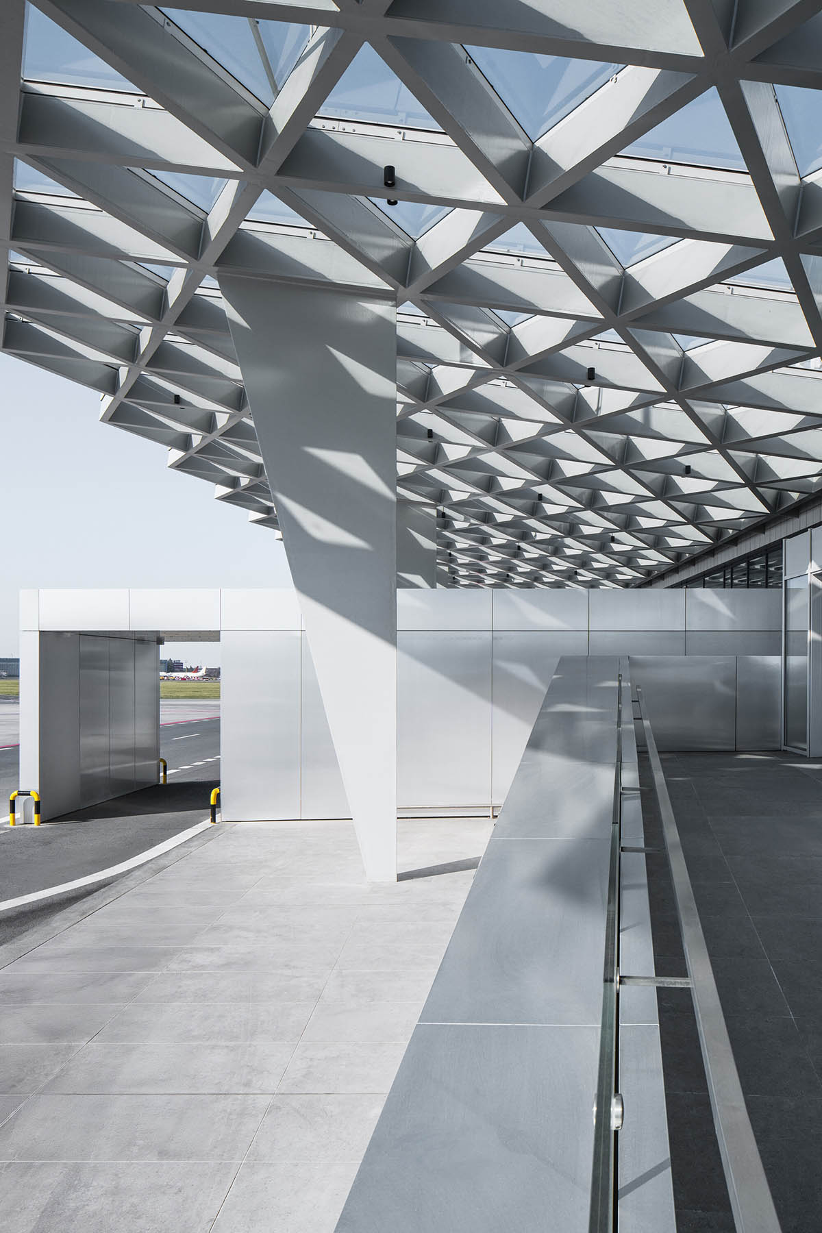 ra15 revitalizes Prague Airport's Terminal 3, blending elegance and functionality