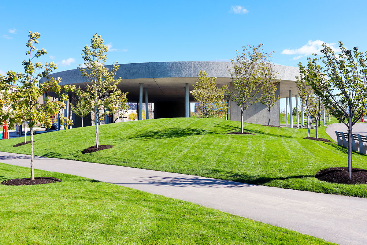 Adjaye Associates creates a pavilion-like basketball court for Detroit