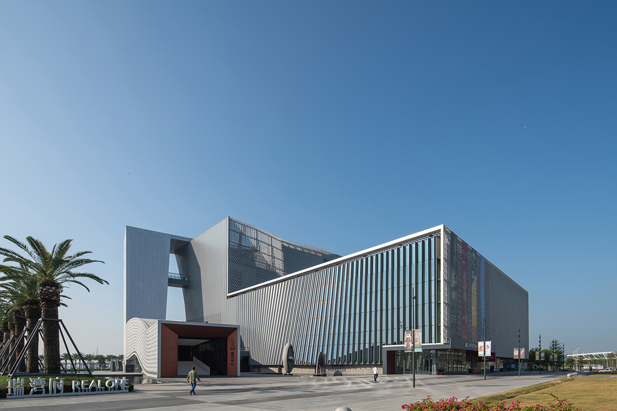 Rocco Design Architects Associates completes Bao'An Performing Arts Center in Shenzhen