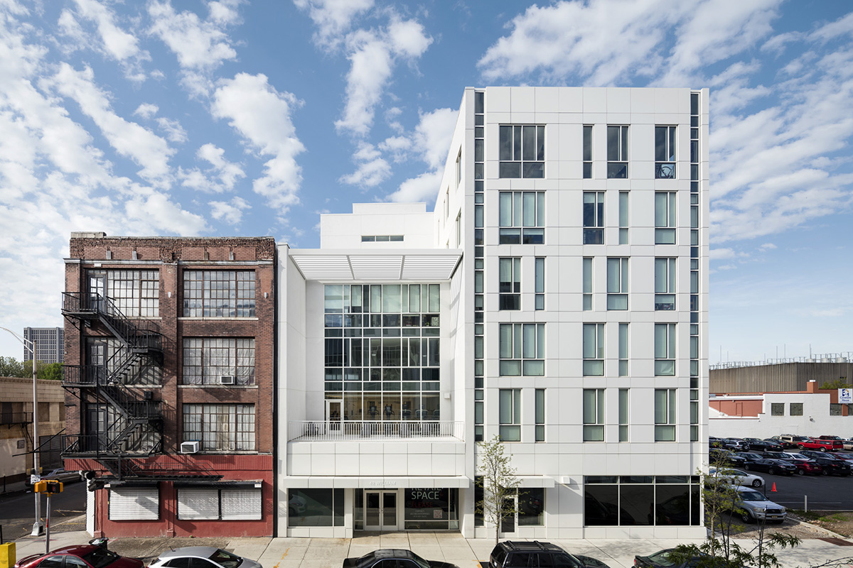 Richard Meier & Partners completes 3 new buildings featuring different façade palette in Newark