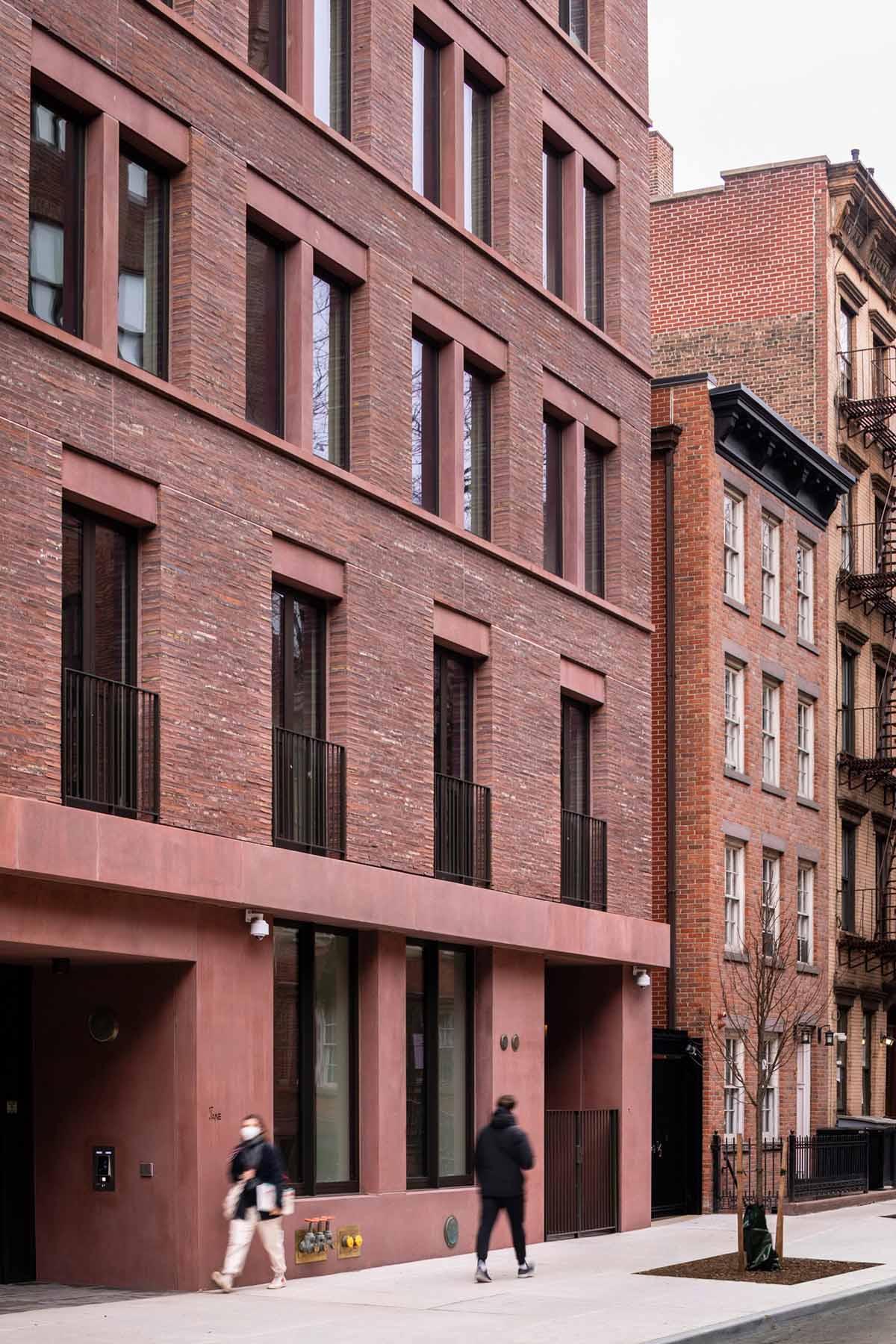 David Chipperfield Architects completes red pigmented apartment block in New York