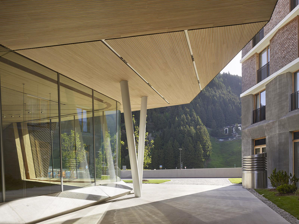 Studio Seilern Architects completes first major purpose-built concert hall in Swiss Alpine village