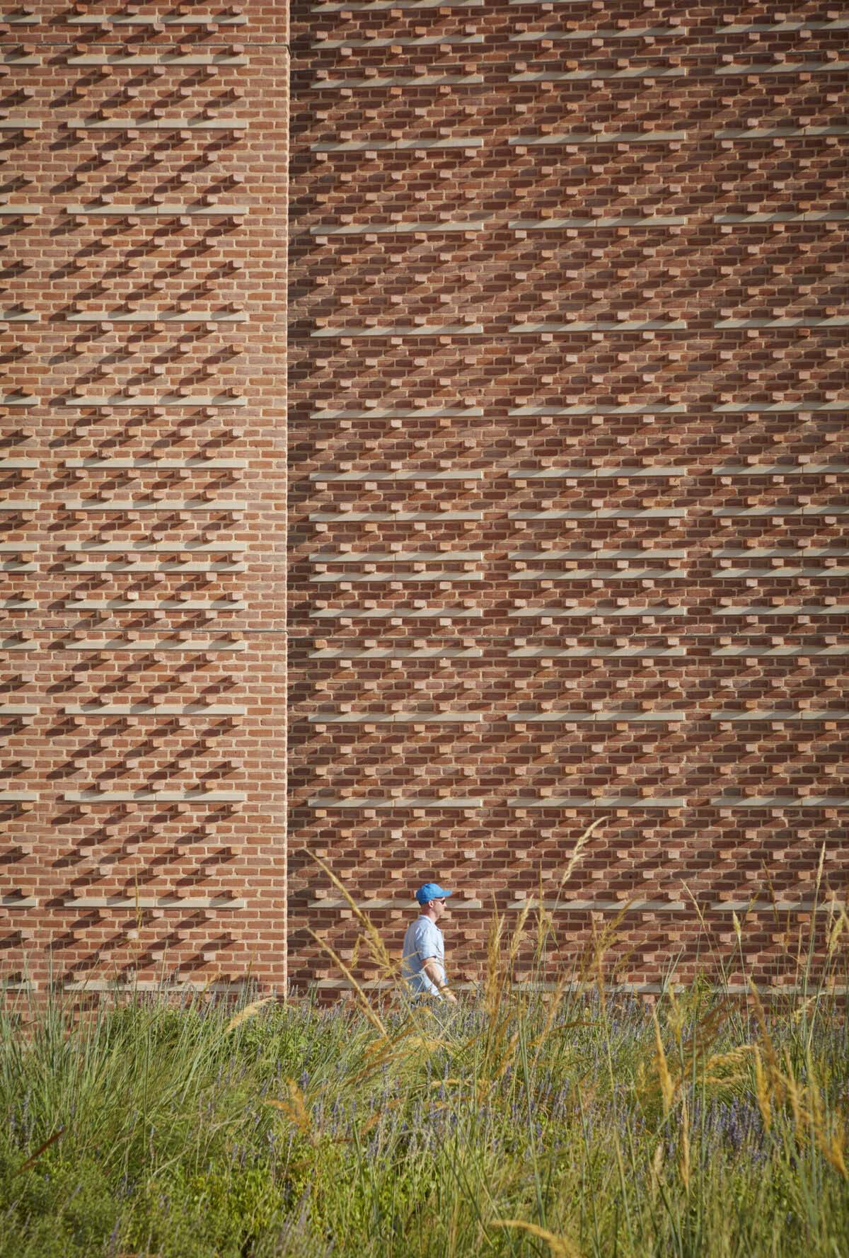 SOM's newest Engineering & Science Research Facility Building at Rice University opens door