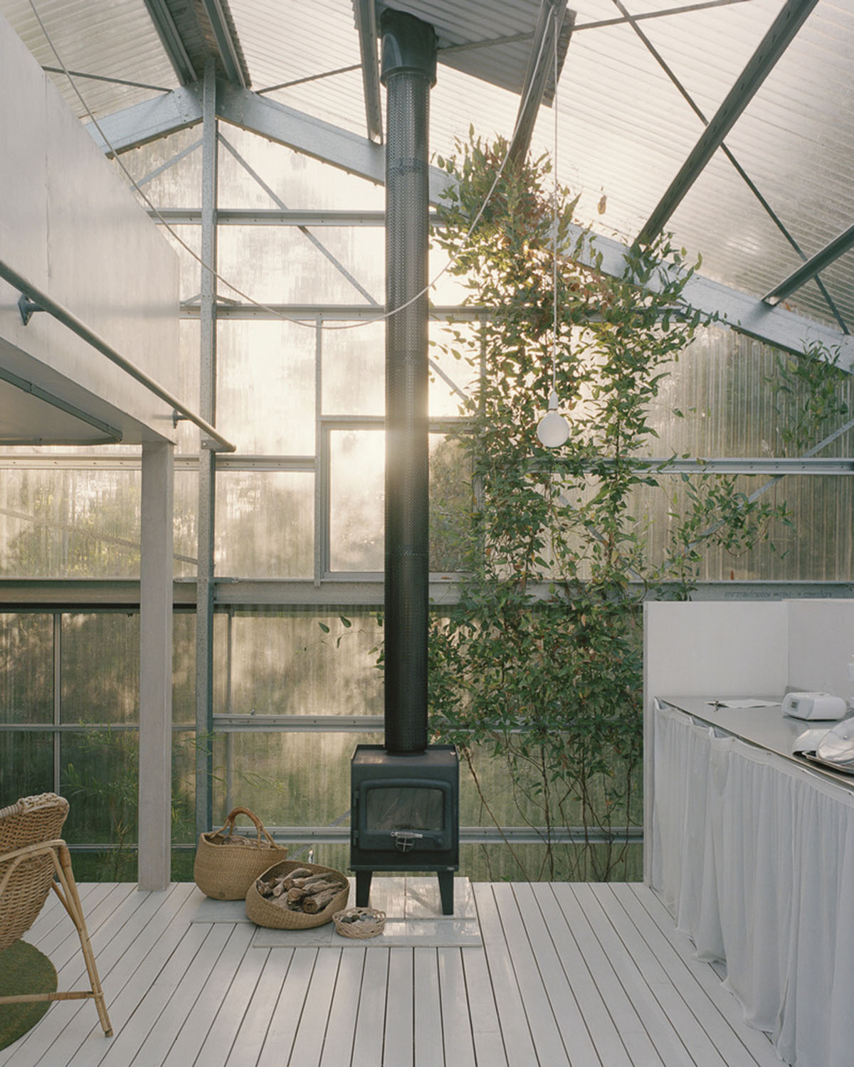 Baracco+Wright Architects opens up interiors with this shed wrapped by polycarbonate sheets 