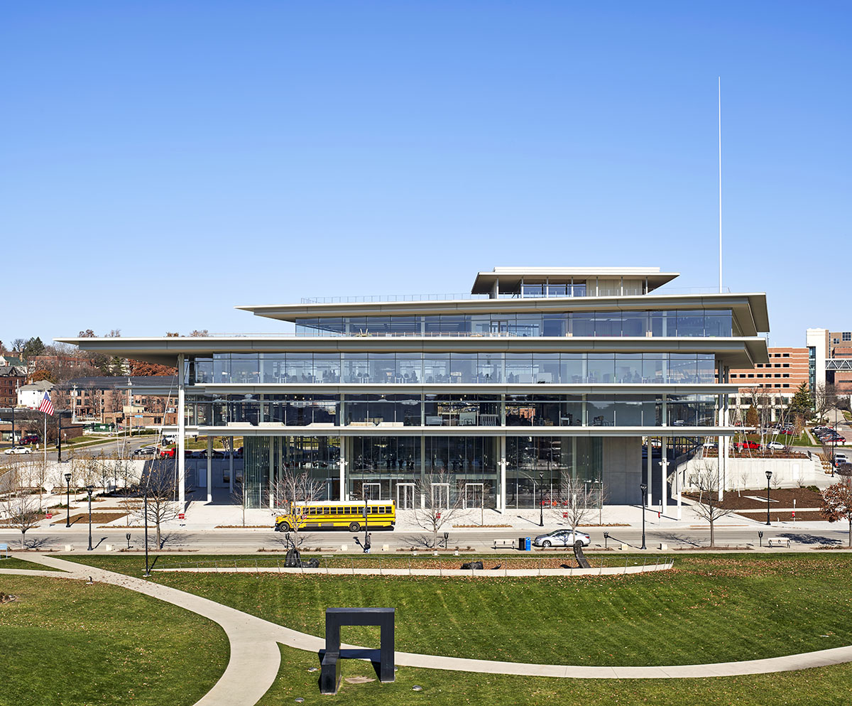 RPBW completes Kum & Go Headquarters with super-long