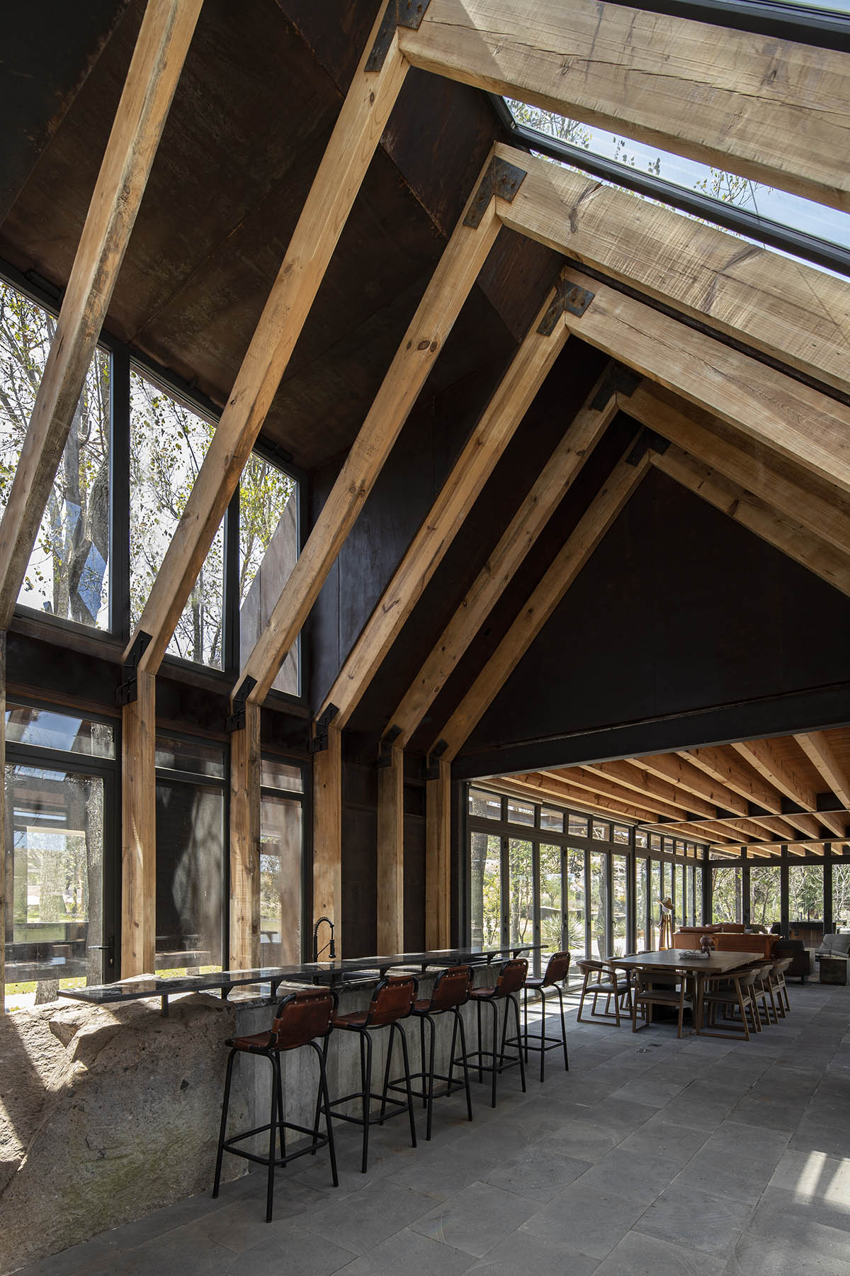 Fabián M Escalante H Arquitectos designs holiday home with gabled volume in rural Guanajuato