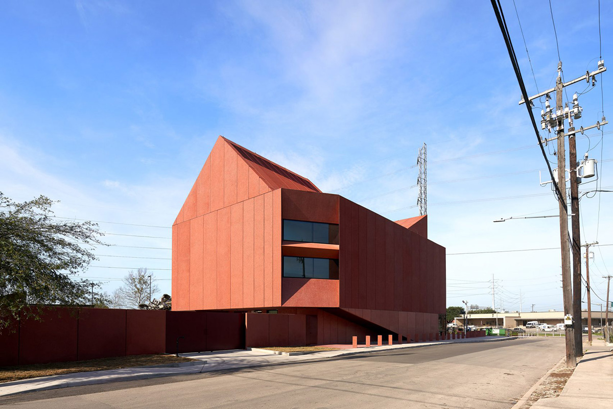Adjaye Associates' ruby-colored contemporary art center opens in Texas