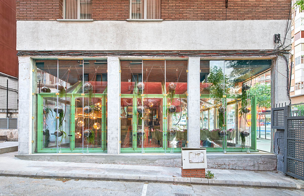 Andrés Jaque / Office for Political Innovation creates colorful urban techno-farm in Madrid