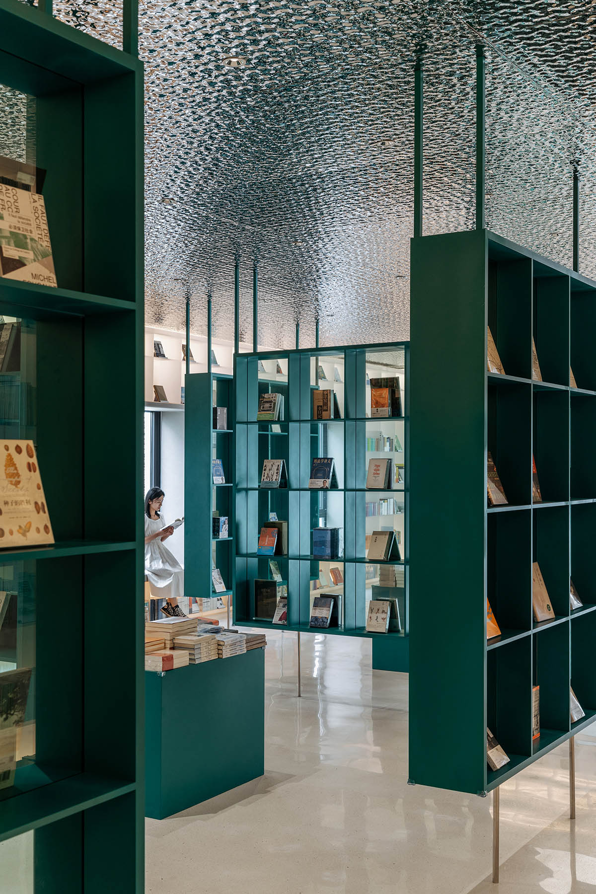 Wutopia Lab completes Books in Clouds — Duoyun Bookstore in Huangyan, China