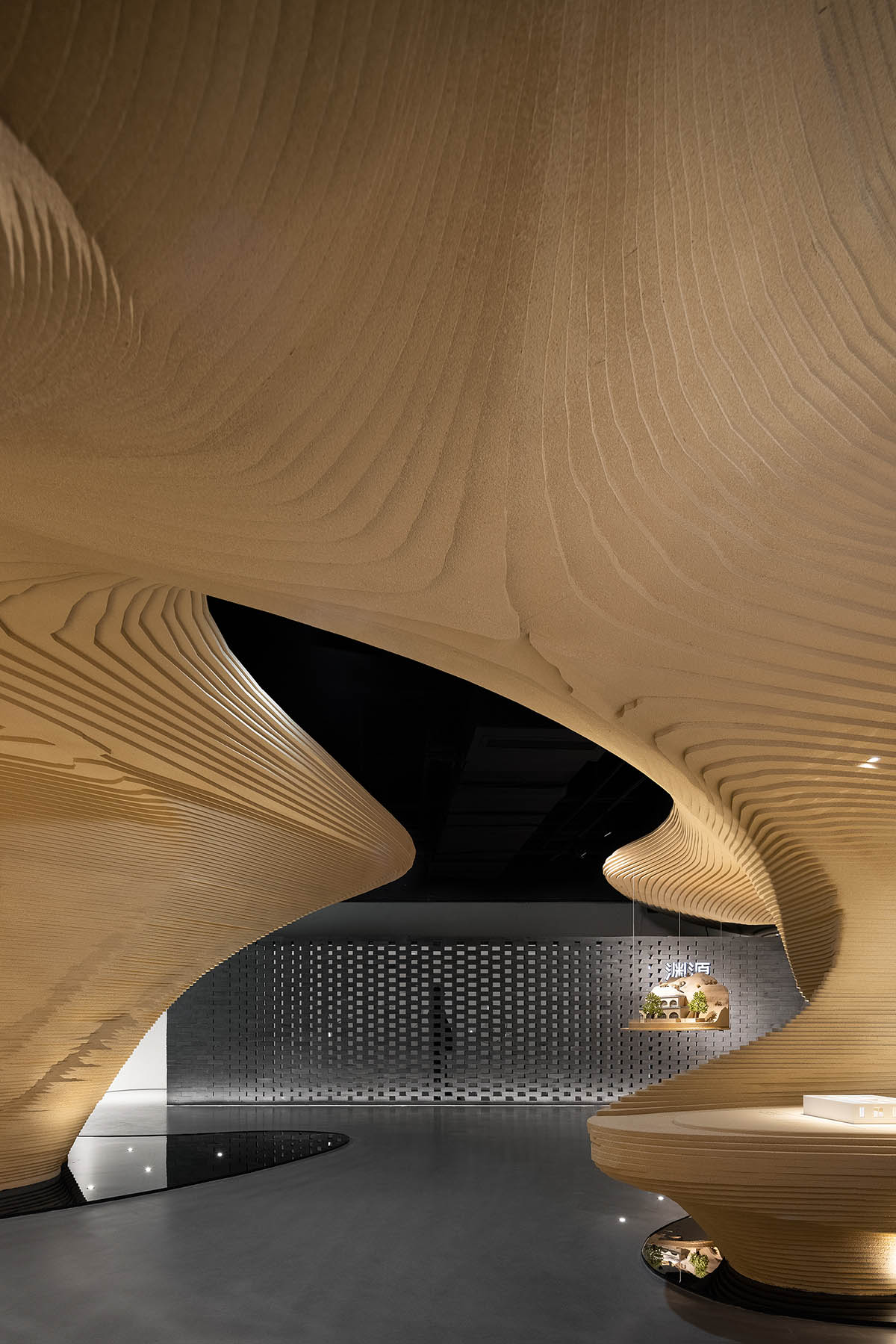 Giant free-form structure gives the feeling of 