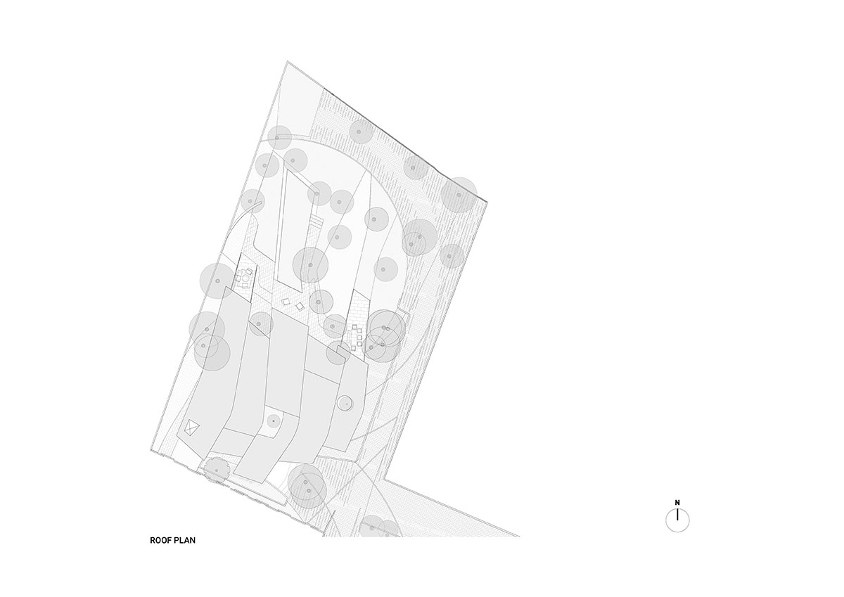 SAV Architecture + Design completes Earth House in Siolim, India