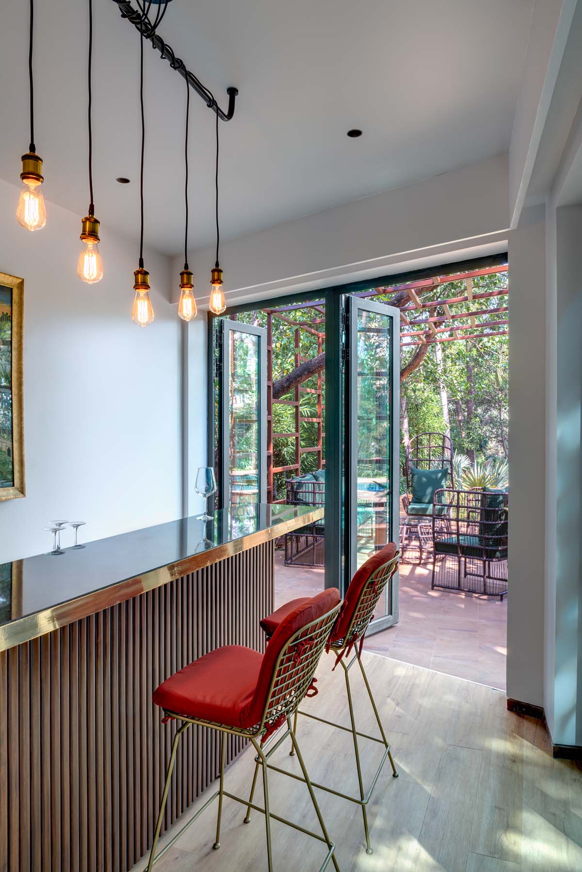 SAV Architecture + Design completes Earth House in Siolim, India