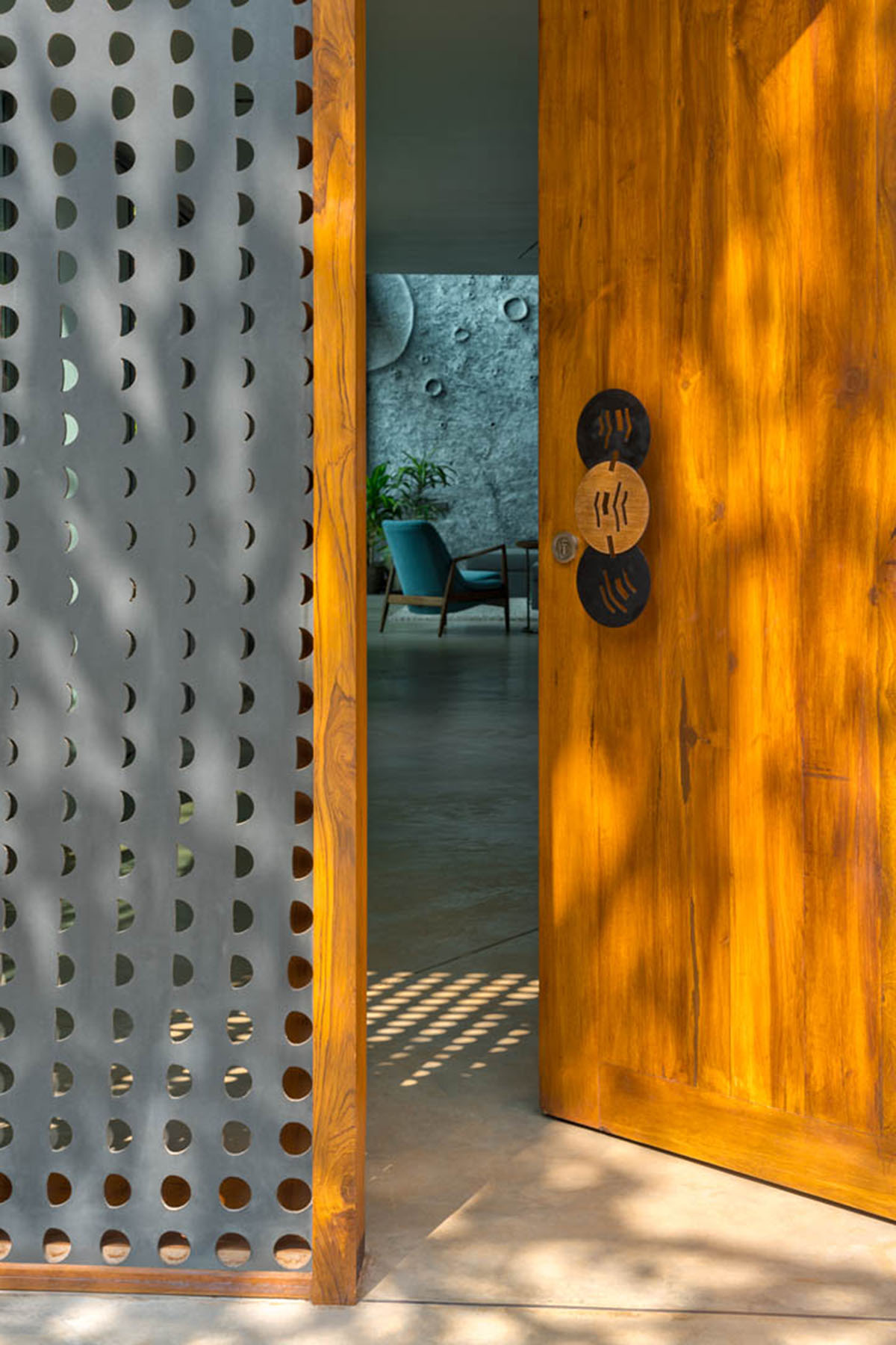 SAV Architecture + Design completes Moon House in India