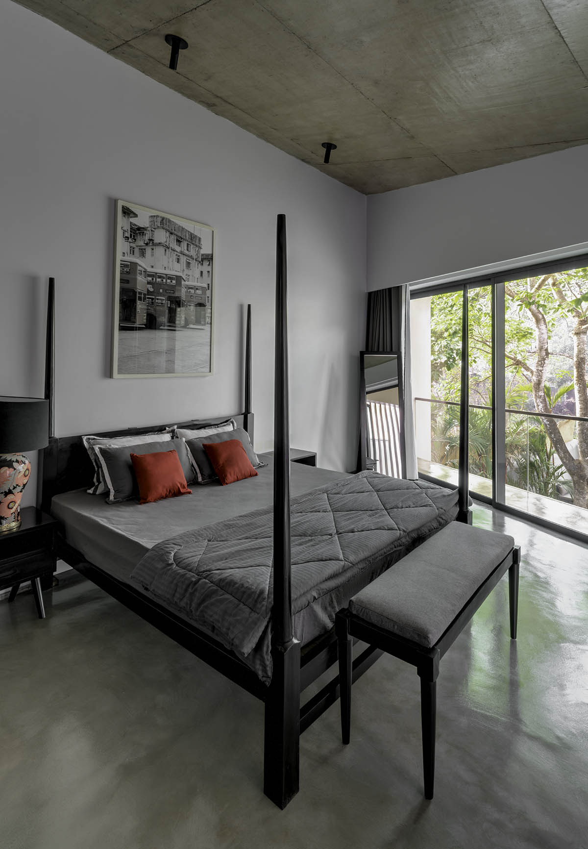 SAV Architecture + Design shapes a poetic house that flows with the landscape