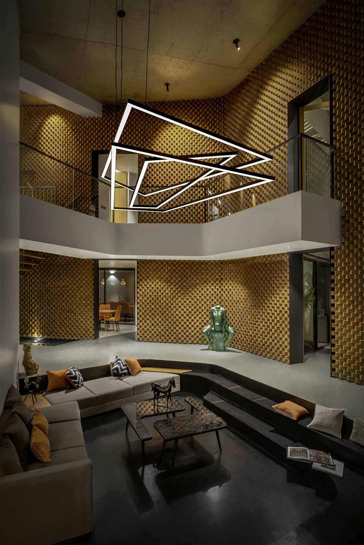 SAV Architecture + Design shapes a poetic house that flows with the landscape