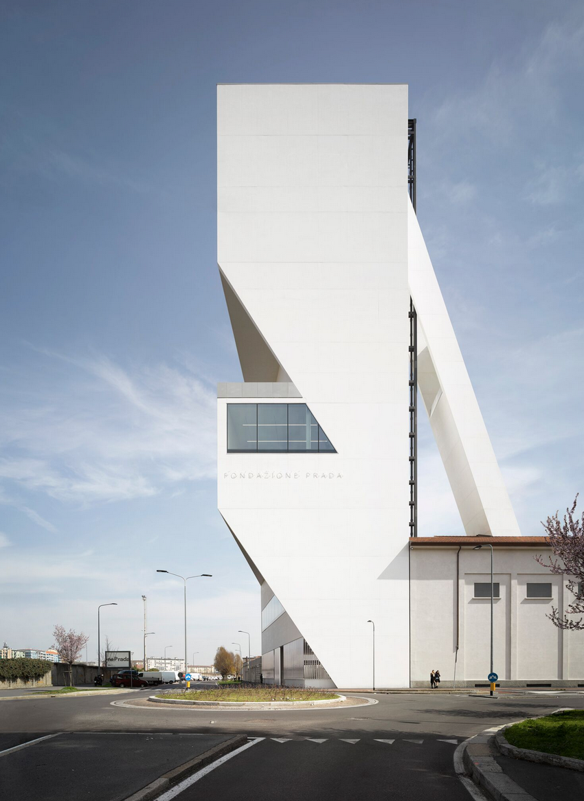 The White Tower of Fashion Designs the Skyline