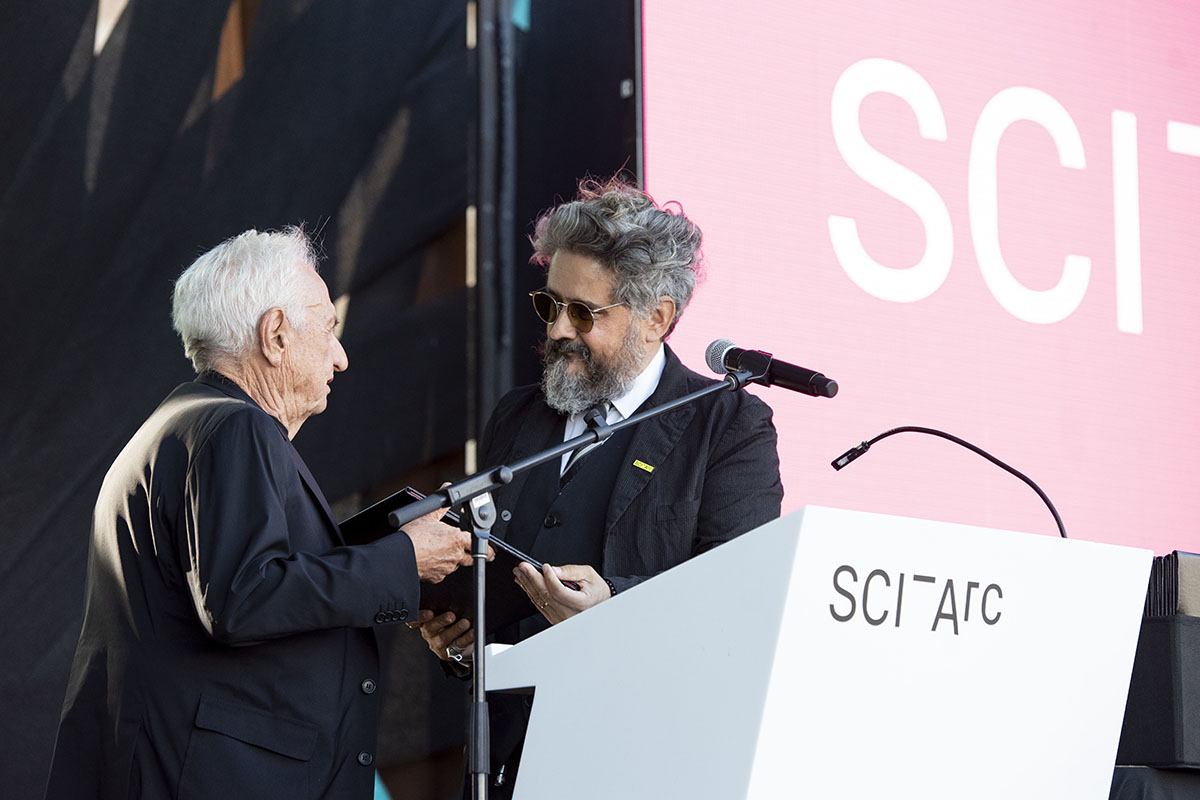 SCI-Arc presents Frank Gehry Honorary Masters Degree in Architecture