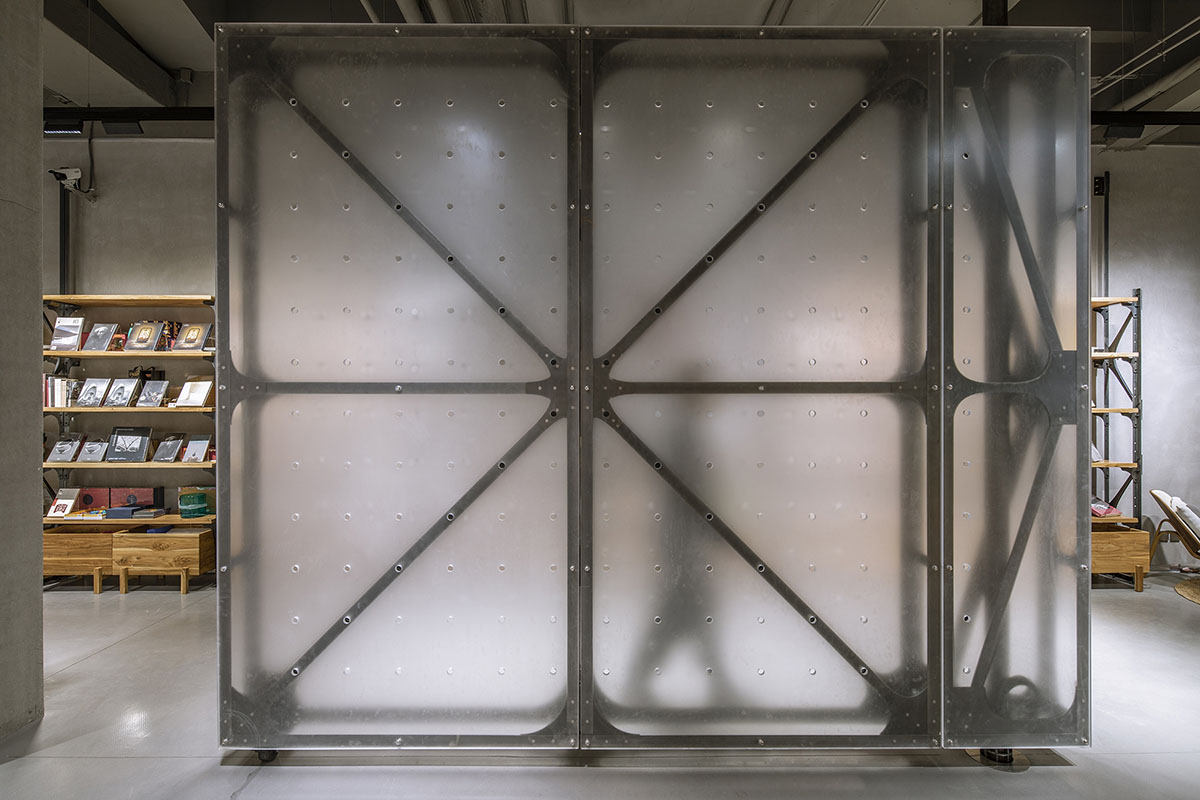 LUO Studio completes Mumokuteki Concept Bookstore in Beijing