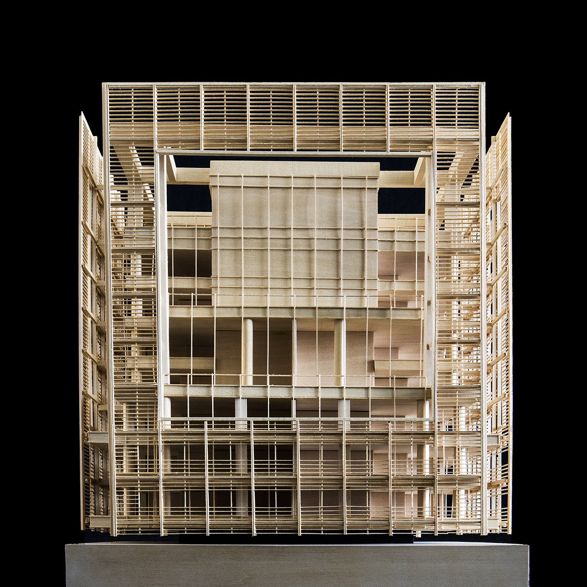 Richard Meier & Partners’ first residential tower features Bauhaus design principles of Tel Aviv