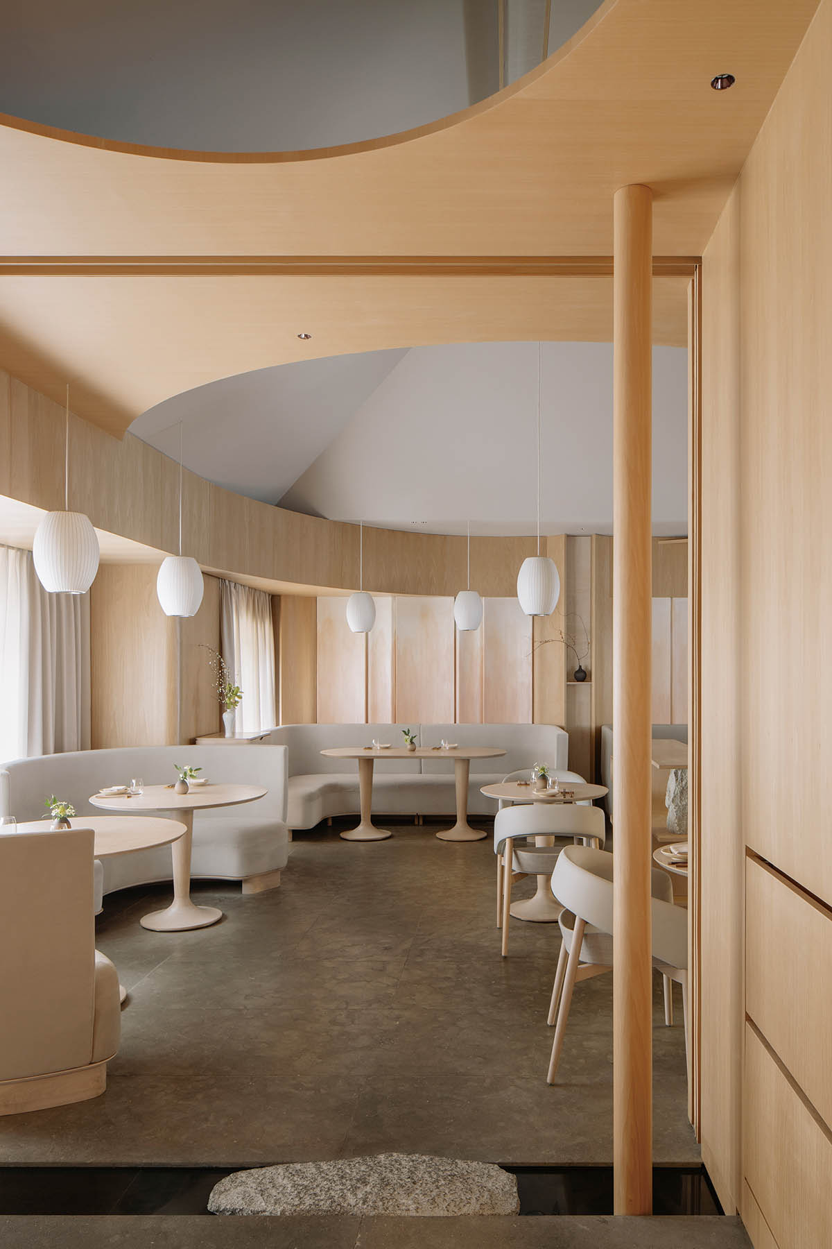 Sò Studio combines soft and sharp lines for interiors of Restaurant Lunar in Shanghai