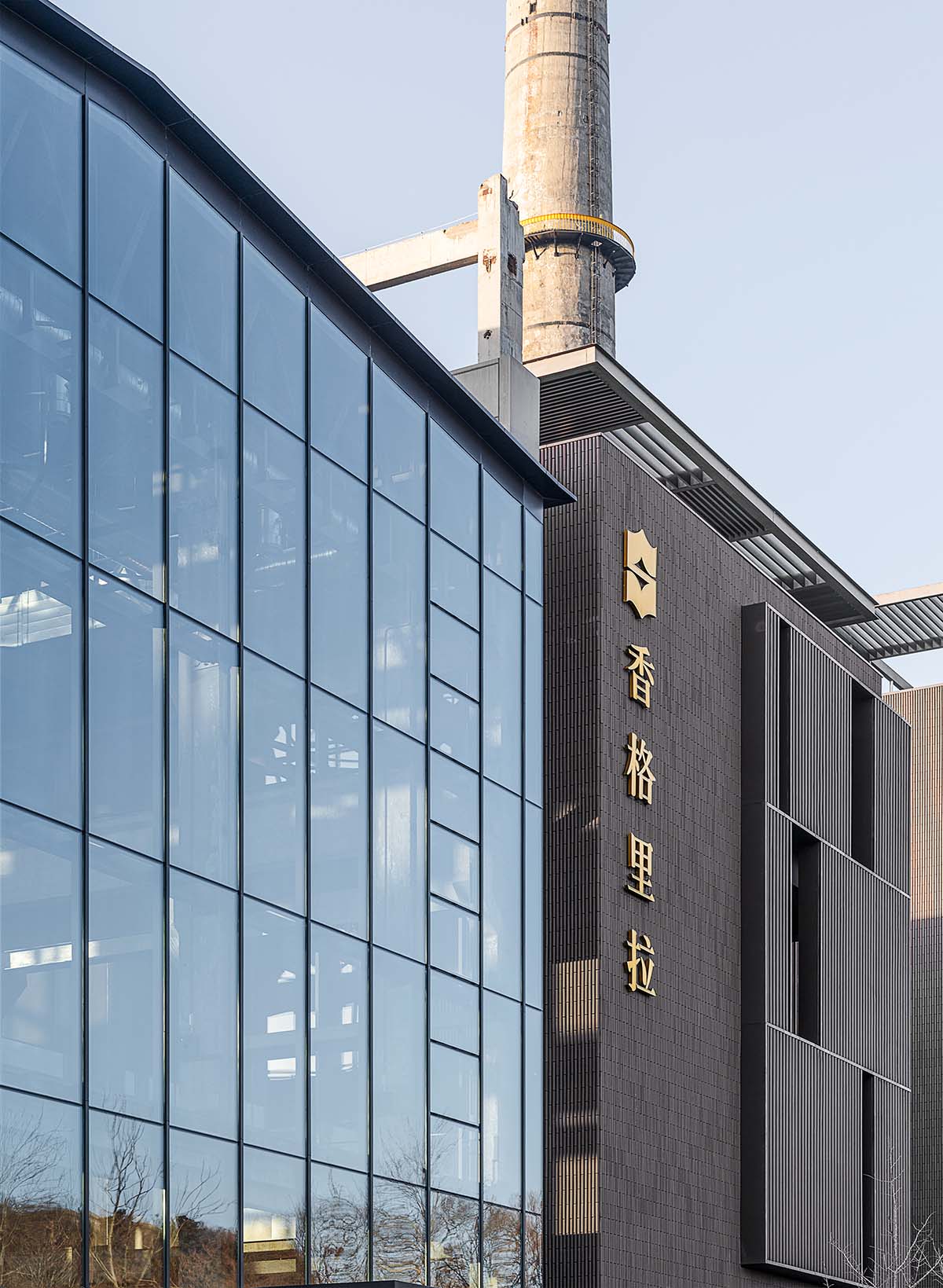 Lissoni & Partners converts abandoned building into a hotel by using industrial elements in Beijing 