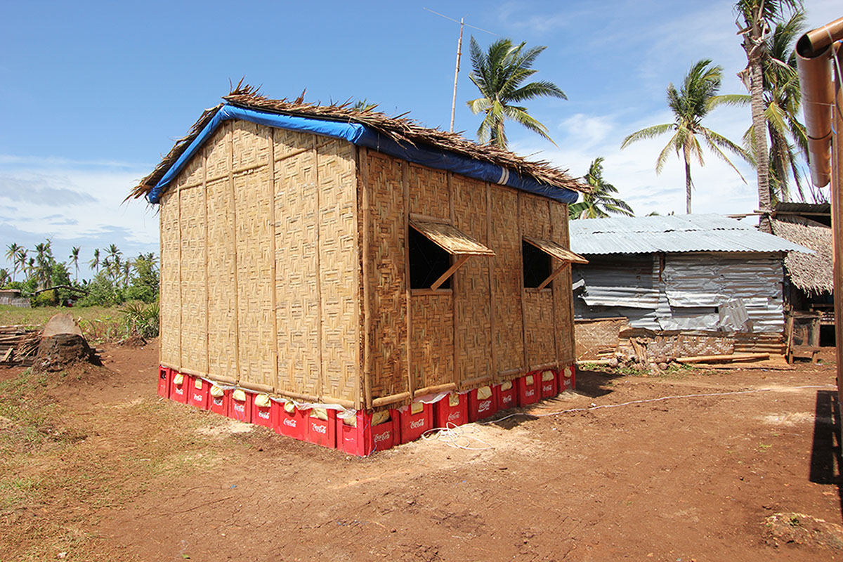Shigeru Ban signs agreement to design new homes for thousands of refugees in Kenya