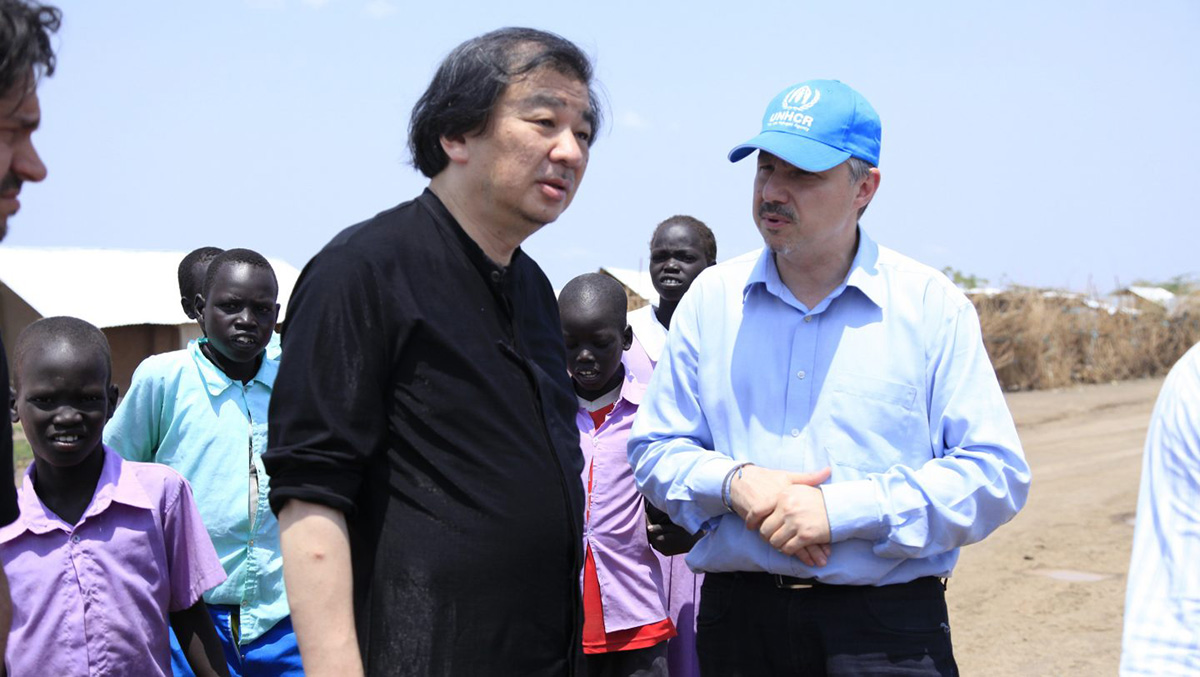 Shigeru Ban signs agreement to design new homes for thousands of refugees in Kenya