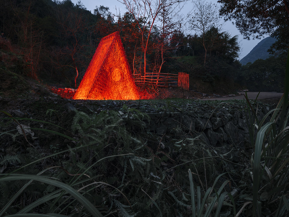 Wutopia Lab designs China's first all carbon-fiber installation in the rural area of Zhejiang