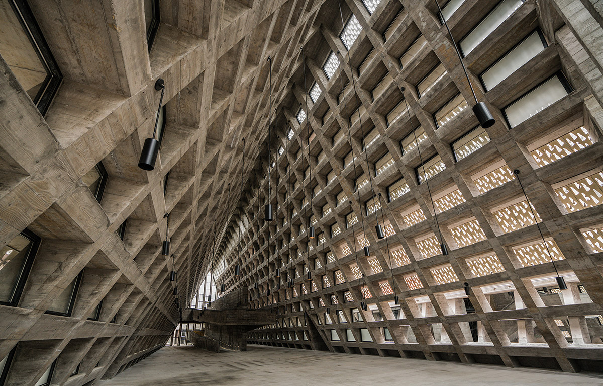 Three heavy concrete structures are inspired by Shui language and character of mountains in China
