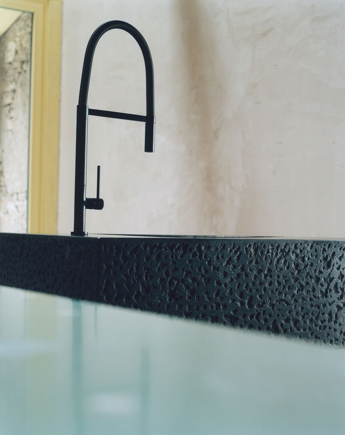 Piertzovanis Toews transforms an 18th-century barn into a colorful house in Albisheim, Germany