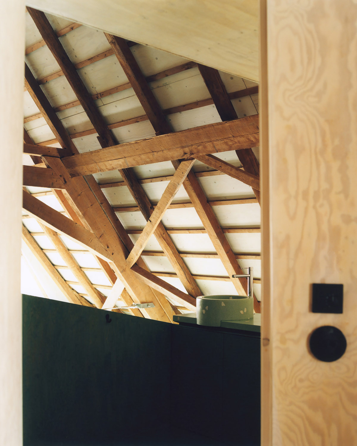 Piertzovanis Toews transforms an 18th-century barn into a colorful house in Albisheim, Germany