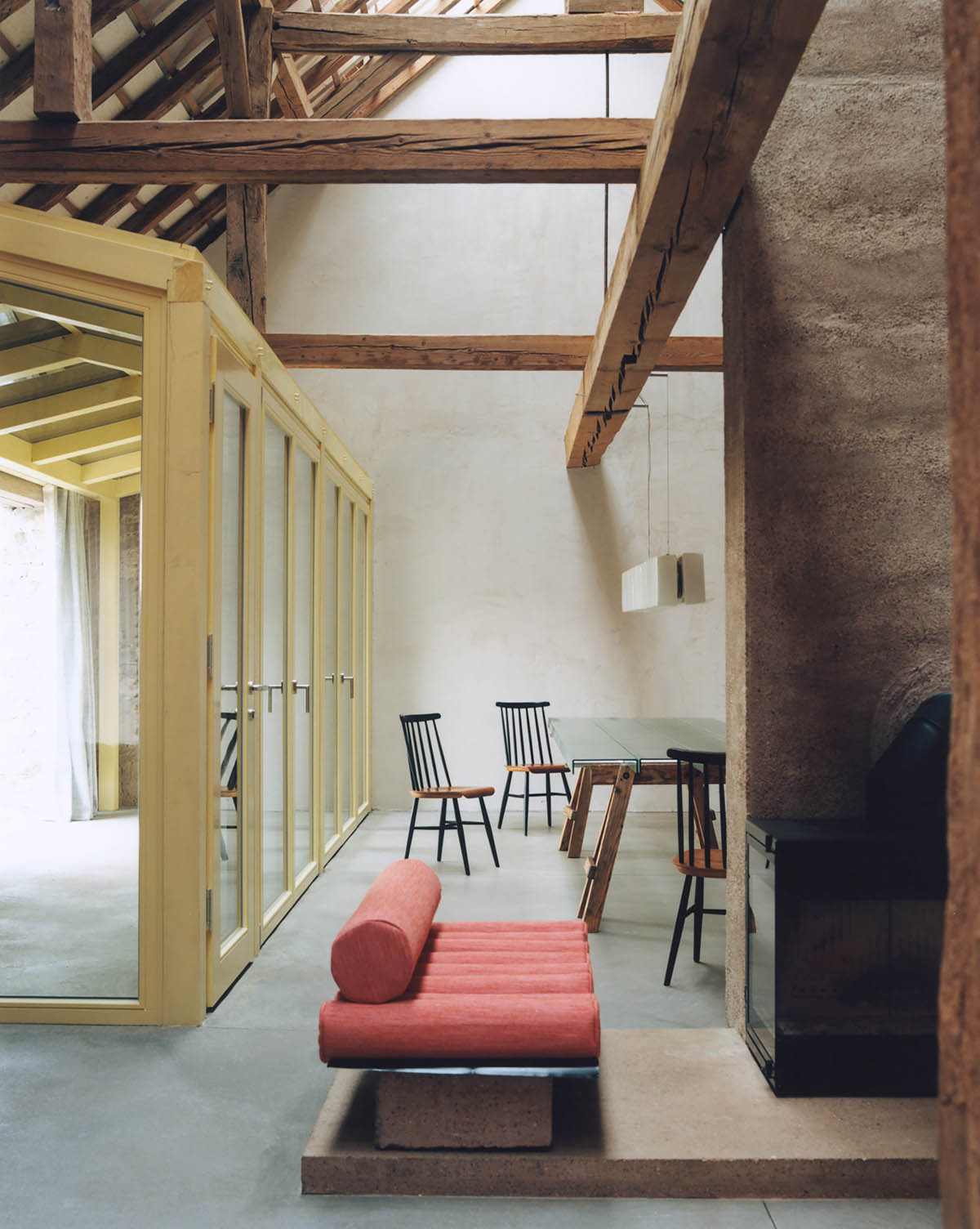 Piertzovanis Toews transforms an 18th-century barn into a colorful house in Albisheim, Germany