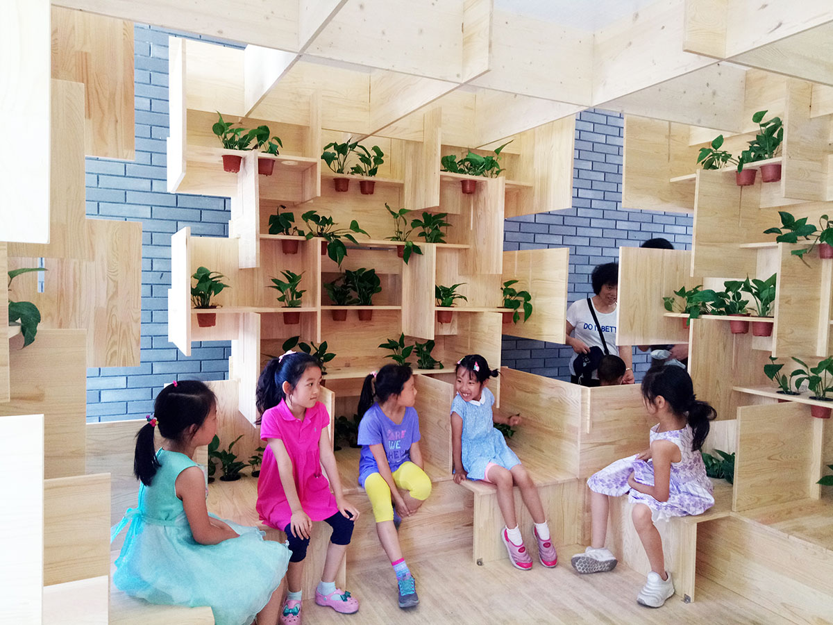 CAFAarchStudio10’s students designed seven installations creating personalized forms with wood